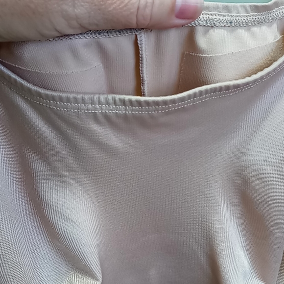 Sz 46 Ruby Ribbon - Picture 5 of 6